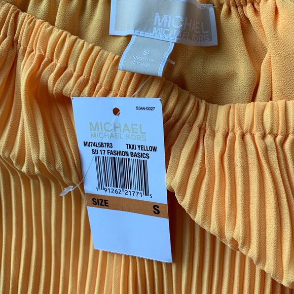 Micheal Kors designee top - Picture 4 of 4